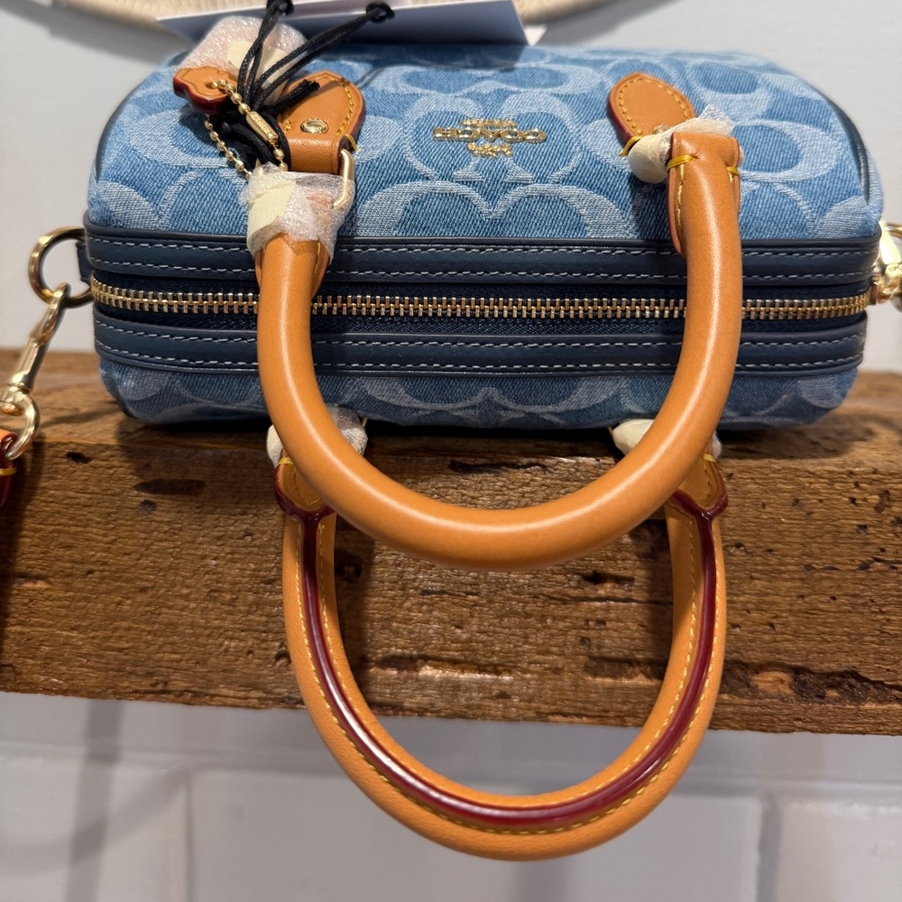 🦋New! Coach! - Picture 4 of 17